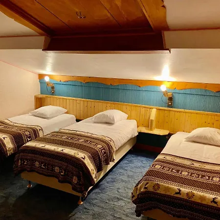 Du Poncellamont Hotel 2*