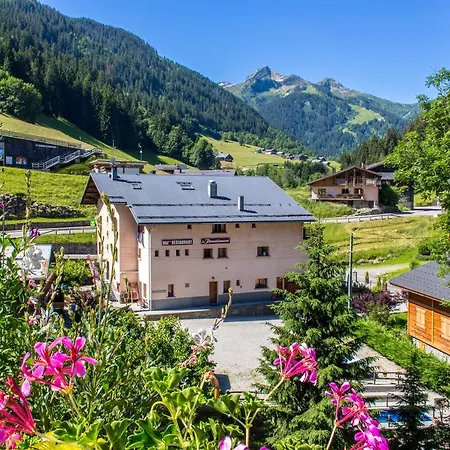 Du Poncellamont Hotel Arêches