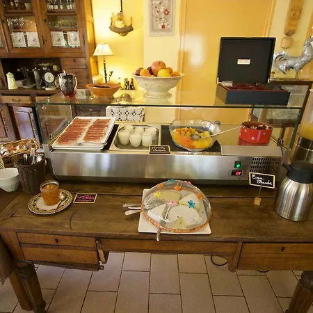 Du Poncellamont Hotel 2*